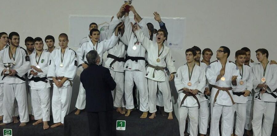 Matteo Medves è campione a squadre junior in Portogallo