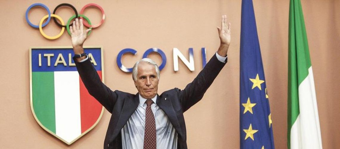 Italian Olympic Committee (CONI) President Giovanni Malagò (C) holds a press conference in Rome, Italy, 21 September 2016, following the announcement of Rome's Mayor Virginia Raggi to drop the bid to host the Olympic Games in 2024.
ANSA/GIUSEPPE LAMI