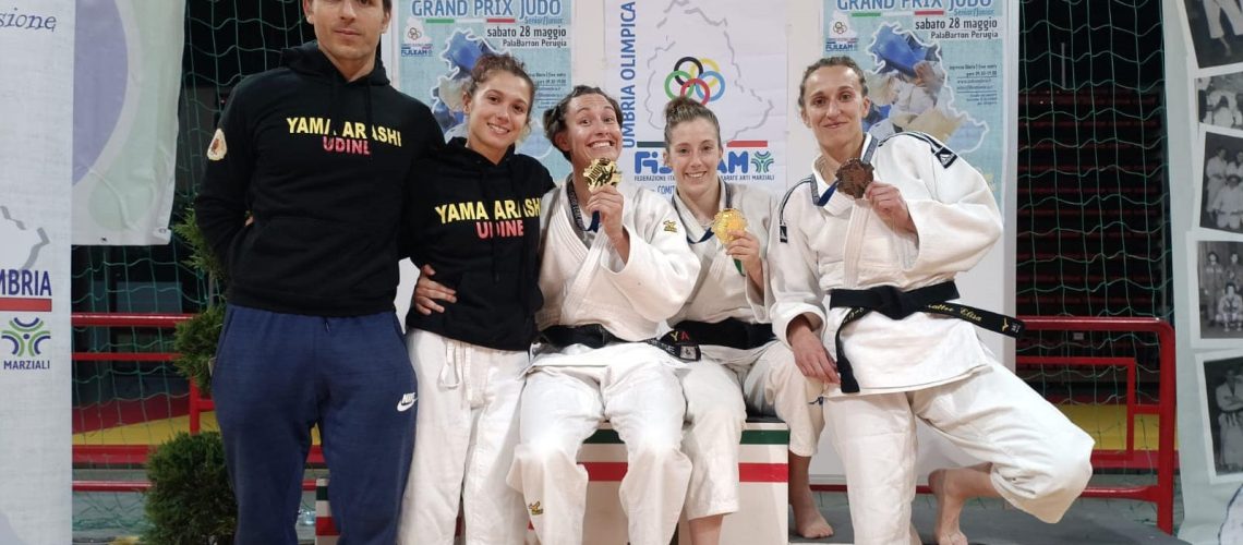 yama-arashi-udine-grand-prix-umbria-2022-foto-di-squadra-podio